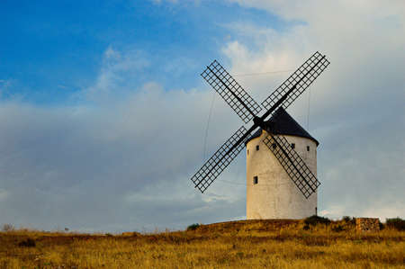 Windmills like those of Don Quijote de La Mancha in AlcÃ¡zar de San Juan in Castilla La Mancha, Spainの写真素材