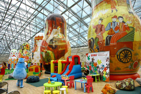 MOSCOW - JANUARY 4: Afimall on January 4, 2013 in Moscow, Russia. Exhibition of the giant Russian dolls - Matryoshka - in height from 6 to 13 meters in Shopping complex Afimall City.のeditorial素材