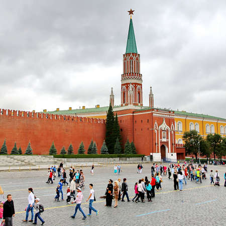 MOSCOW - JULY 20: Tourists visiting the Red Square on july 20, 2013 in Moscow, Russia. The Red Square and the Kremlin are the main attractions in Moscowのeditorial素材