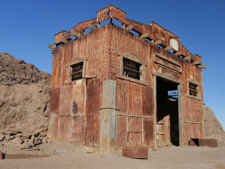 Derelict and rusting accommodation village at the historic Humberstone Saltpeter Works in the Atacama Desert near Iquique in Chile. The site is now an open air museum and a Unesco World Heritage SIteのeditorial素材