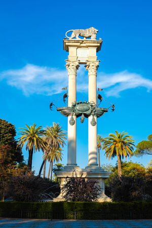 Monumento a Colon in Jardines de Catalina de Ribera, Seville, Spainの写真素材