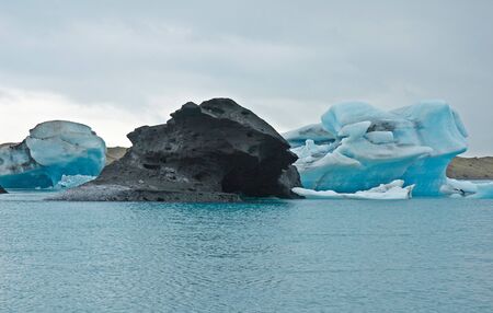 Icebergs in Jokulsarlon, south Icelandの写真素材