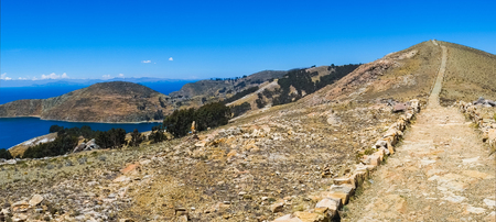 Trekking trail on Isla del Sol, Lake Titicaca, Boliviaの写真素材
