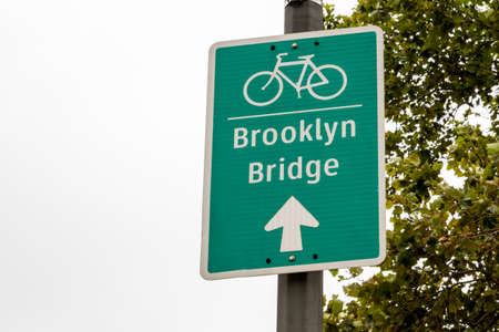 Bike sign to  downtown Brooklynの写真素材
