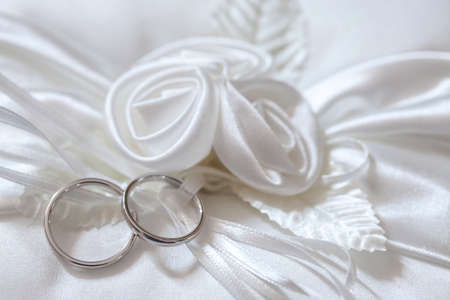  wedding rings の写真素材