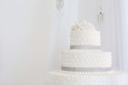 white floral wedding cakeの写真素材