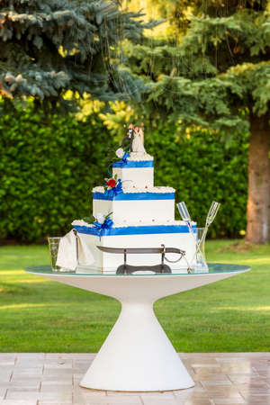 white floral wedding cakeの写真素材