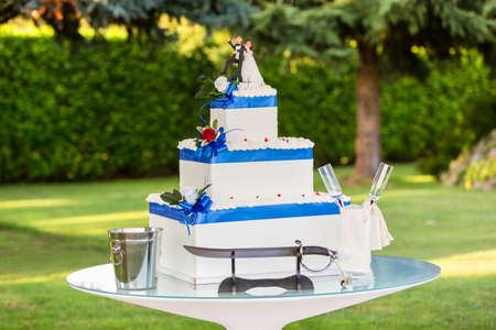 white floral wedding cakeの写真素材