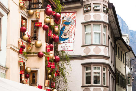 Bolzano  January 2017. Traditional Christmas Market in the center of Bolzano, Italy.のeditorial素材