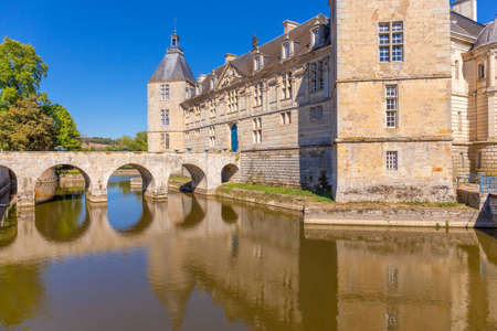 17 September 2019. View of Sully Castle in Burgundy, France.のeditorial素材
