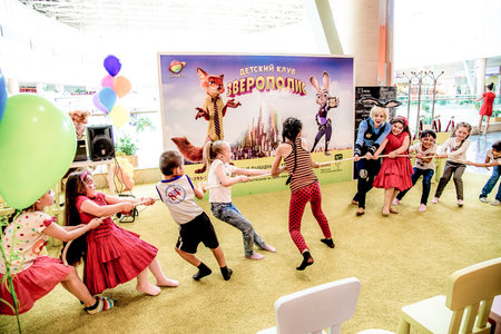 Krasnoyarsk, Russia, 28 May 2017, Kids teens playing sport active game competition indoorのeditorial素材