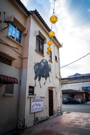 Perak, Malaysia - Aug 12, 2022 : Wall art mural at the Old town of Tapah. Tapah is a unique place with vintage buildings.のeditorial素材