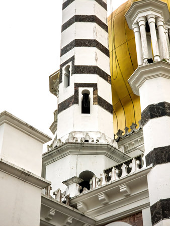 Low angle view of the Ubudiah Mosque at Kuala Kangsar, Perak, Malaysiaの写真素材