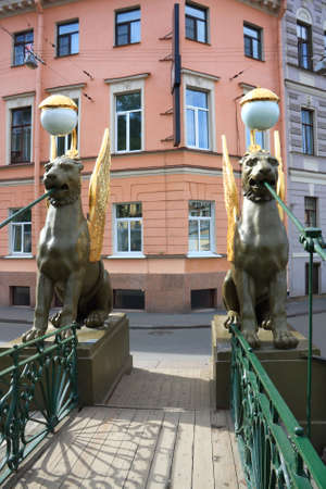 Suspension Bank bridge with griffons in St.Petersburgの写真素材