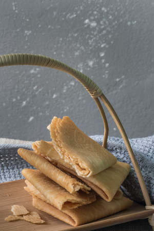 Chinese New Year Dessert Snacks - Kuih Kapit or the Malaysian Chinese Love Letter biscuit