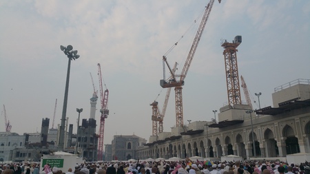 MECCA, SAUDI ARABIA, September 2016 - Muslim pilgrims from all over the world gathered to perform Umrah or Hajj at the Haram Mosque in Mecca, Saudi Arabia, days of Hajjのeditorial素材