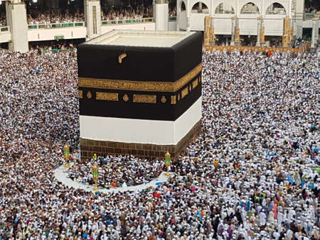 MECCA, SAUDI ARABIA,  August 2019 - Muslim pilgrims from all over the world gathered to perform Umrah or Hajj at the Haram Mosque in Mecca, Saudi Arabia, days of Hajj or Omrahのeditorial素材