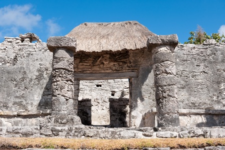 Temple at Tulum maya ruins, southern Mexico.の写真素材