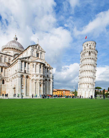 Famous leaning tower of Pisa during summer dayのeditorial素材