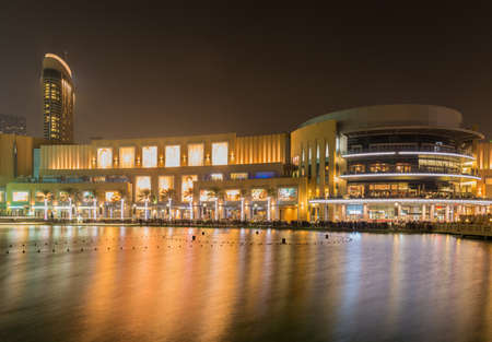 Dubai - AUGUST 7, 2014: Dubal Mall shopping mall on August 7 in Dubai, UAE. Dubai is the center of trade in Middle Eastのeditorial素材