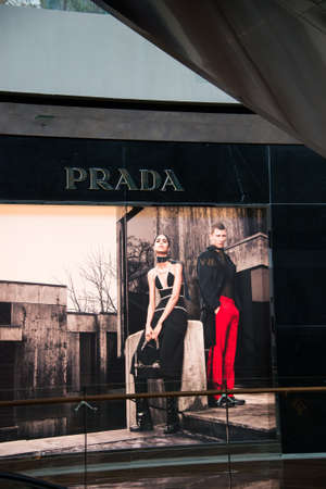 Singapore  - AUGUST 5, 2014: The Shoppes shopping mall on August 5 in Singapore , Singapore . Famous Brand shops at the Shoppes shopping mall in Marina Bay Sands hotelのeditorial素材