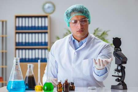 Biotechnology scientist working in the labの写真素材