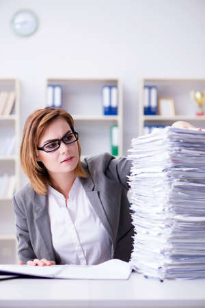 Businesswoman working in the officeの写真素材