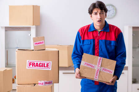 Transportation contractor with fragile boxes