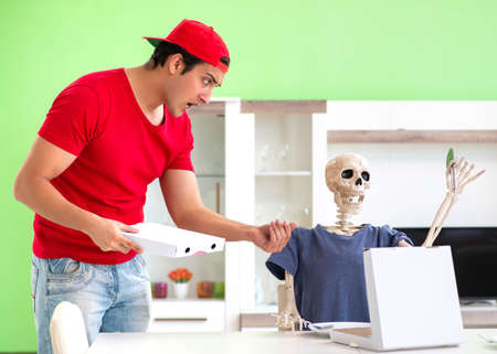 Concept of very slow pizza deliver service