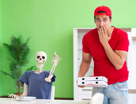 Concept of very slow pizza deliver service
