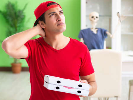 Concept of very slow pizza deliver service