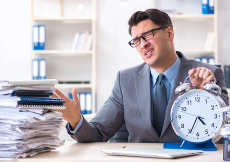 時間厳守の写真 イラスト素材一覧 25 643件 ストックフォトのamanaimages Plus