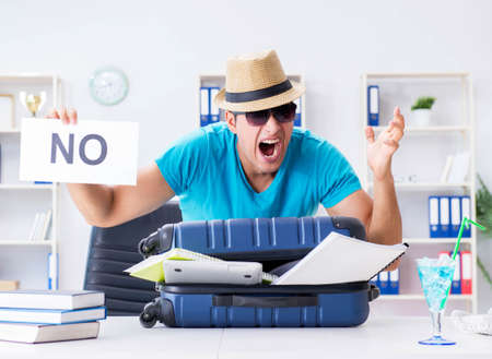 Businessman holding message in officeの写真素材