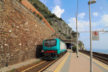 Manarola train station, Cinque Terreのeditorial素材