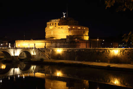 Saint Angelo Castle bridge (Castel Sant'Angelo) in Romeのeditorial素材
