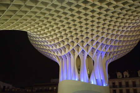 SEVILLE,SPAIN-OCTOBER 17, 2017: Metropol Parasol in Plaza de la Encarnacion, the biggest wooden structure in Europeのeditorial素材