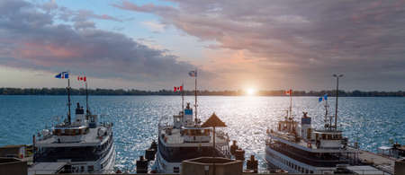 oronto Islands Ferry bringing passengers to the Central Island from Toronto downtown Ferry terminal.の写真素材