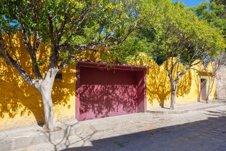 Mexico, Colorful buildings and streets of San Miguel de Allende in historic city center.の写真素材