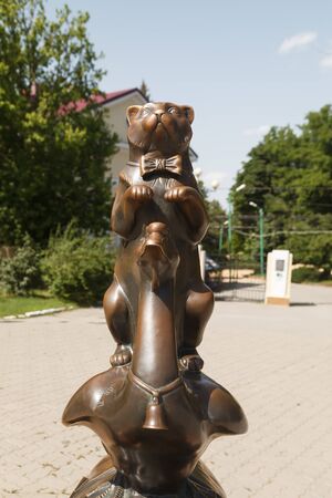 TAGANROG, RUSSIA - June 23, 2016: A monument to heroes of stories of Chekhov in the form of a dog lifted a paw. Taganrog, Russiaのeditorial素材