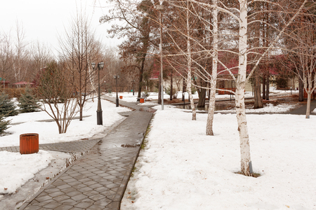 VOLGOGRAD, RUSSIA - February 24, 2017: The road in the winter park in the afternoonのeditorial素材