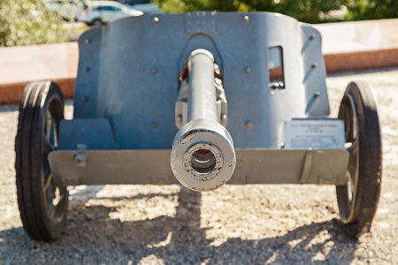 VOLGOGRAD, RUSSIA - 16 May, 2019: the German gun of World War II watches a barrel in the camera, the museum panorama Battle of Stalingrad, Volgogradのeditorial素材