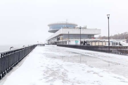 VOLGOGRAD, RUSSIA - 16 January, 2019: The building of the Central concert hall in the winter in fog, the city of Volgogradのeditorial素材
