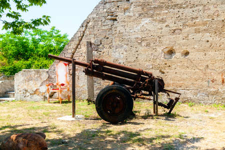 KERCH, RUSSIA - July 2, 2019: Gun to Kerch Fortress. Kerch, Crimeaのeditorial素材