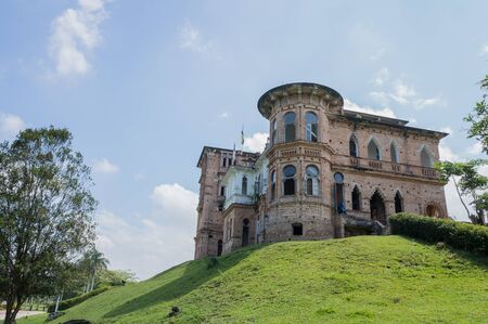 Kellie's Castle in Batu Gajah, Ipoh, is one of the most famous and important landmark in Perak state. Here was the prove of the history Ipoh, the prosperity of the rubber and tin generation. Local people call it Haunted House, and it was abandoned very loのeditorial素材