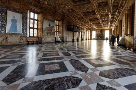 Hillerod, Denmark - December 27, 2016: Visitors in Frederiksborg Castle. It was built as a royal residence for King Christian IV and becoming the largest Renaissance residence in Scandinaviaのeditorial素材