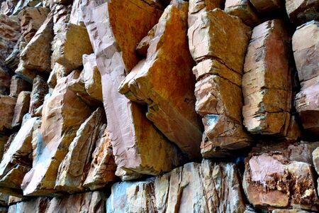 Wall stone