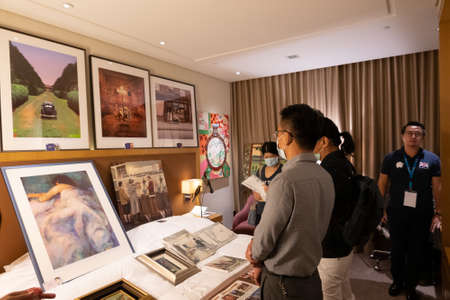 Taichung, Taiwan - July 19, 2020: visitors and art craft at the 8th Art Taichung exhibition at Taichung city, Taiwan, Asiaのeditorial素材
