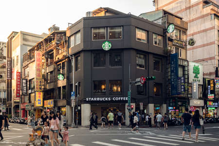 Taipei, Taiwan-Oct 4th, 2020: Starbucks coffee shop in Ximending district at Taipei, Taiwanのeditorial素材