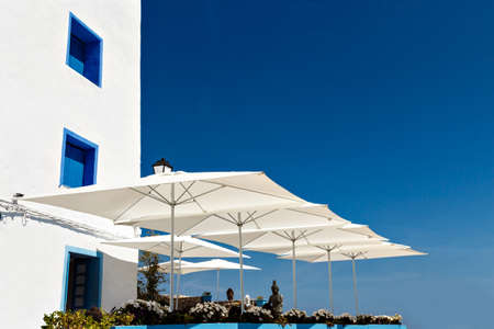 Restaurant with summer terrace and sea views. Horizontal image.のeditorial素材