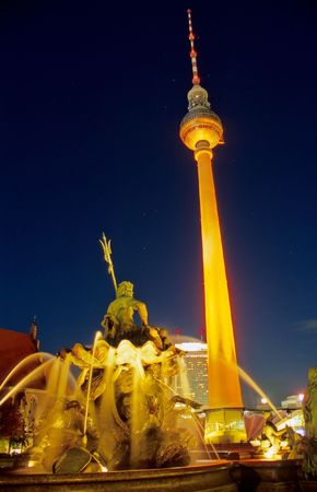 TV Tower and Neptunbrunnen at nightのeditorial素材